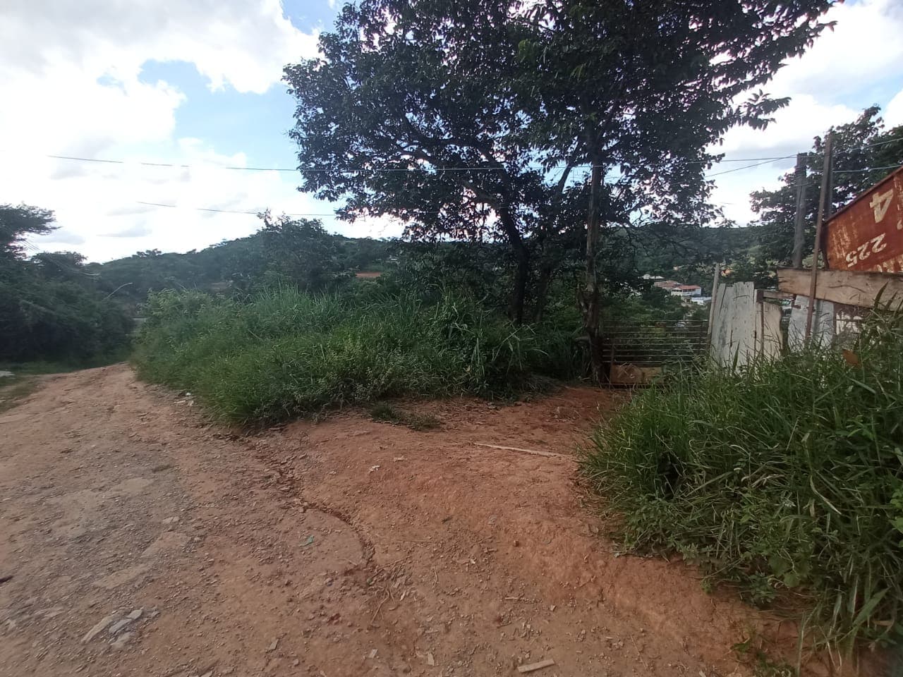 Lote 87 · Quadra 18 · Vale das Acácias